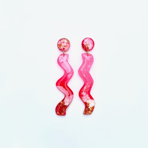 WIGGLE Pink Ombre dangly earrings